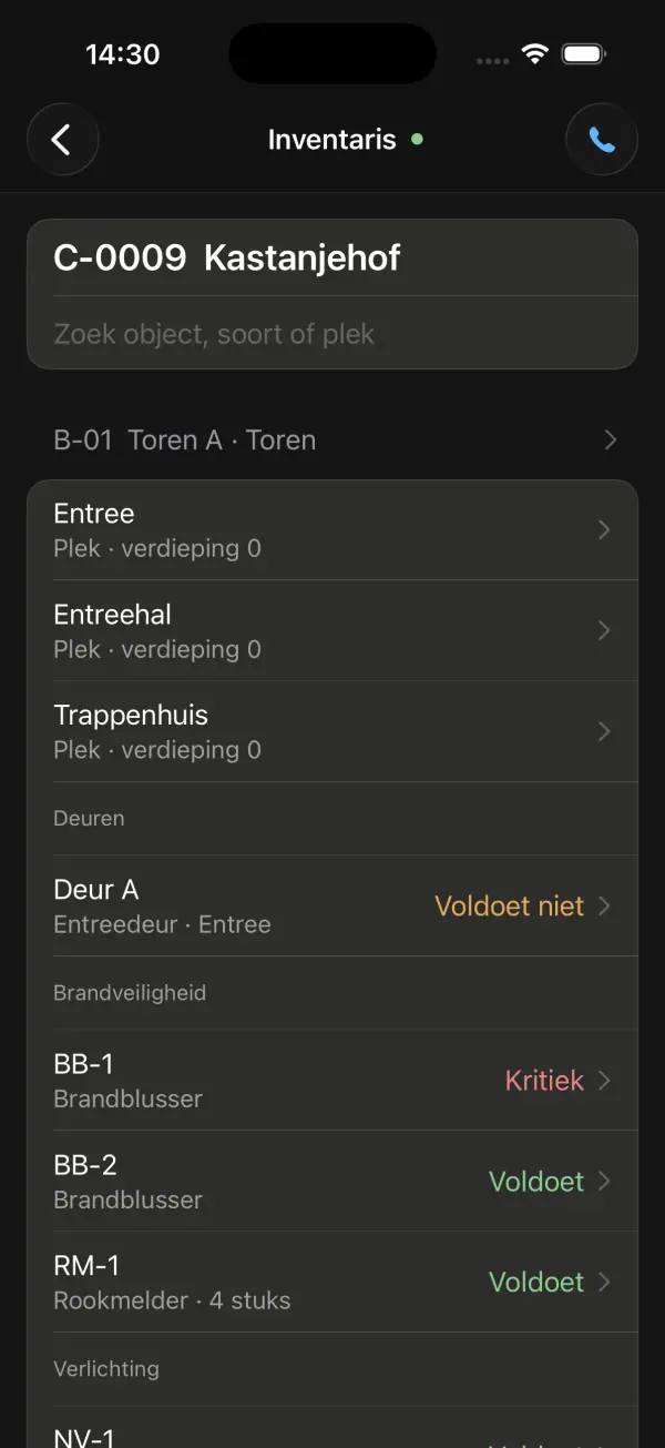 De app: Inventaris van Kastanjehof, Toren A, met per plek de deuren, brandblussers, rookmelders en noodverlichting en hun oordeel.